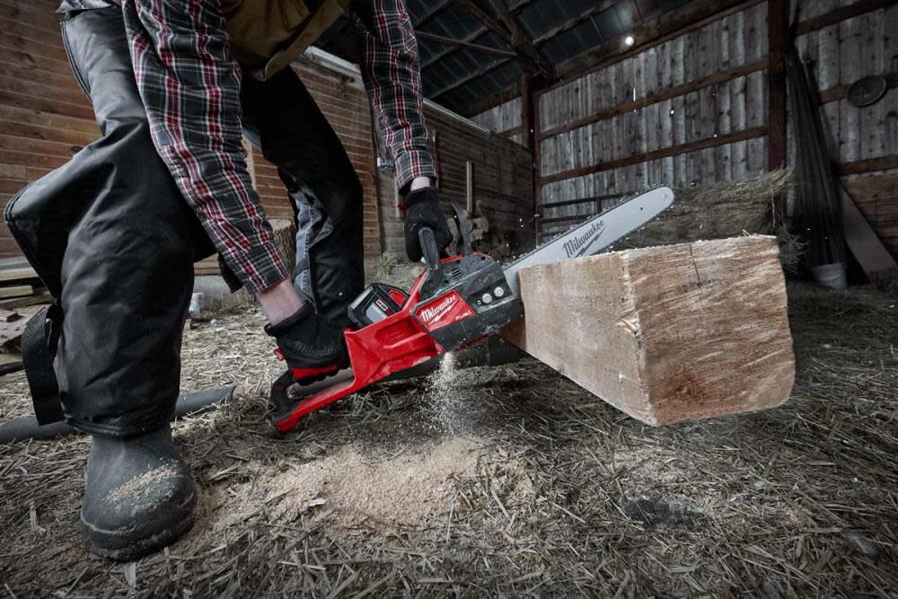 Milwaukee chainsaw blower best sale kit