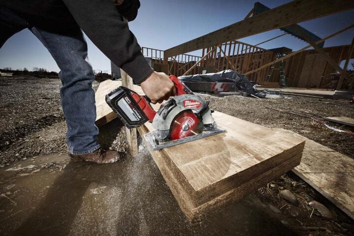 Milwaukee M18 FUEL 7 1/4inch Circular Saw Reconditioned (Bare Tool), large image number 5