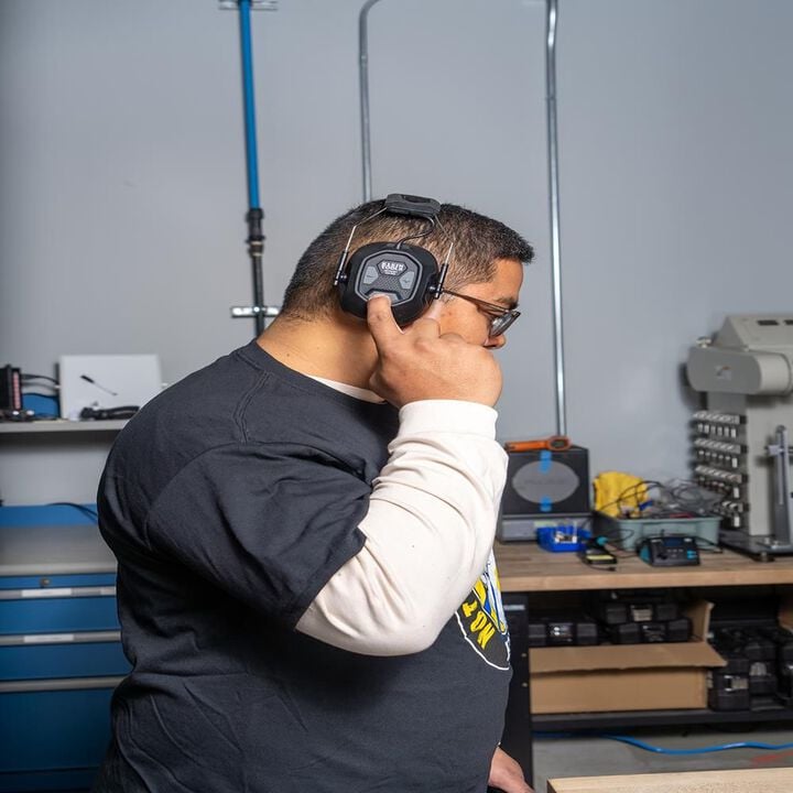 Klein Tools Bluetooth Earmuffs, large image number 4