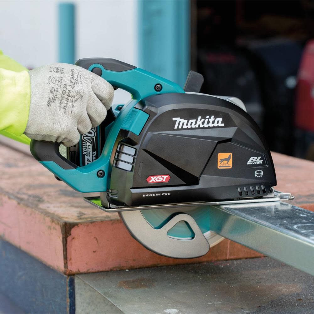 Makita 40V max XGT 7 1/4in Metal Cutting Saw Kit GSC01M1