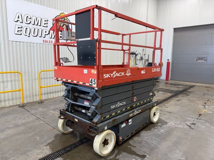 Skyjack SJIII4632 32 Ft Electric Slab Scissor Lift Used 2016, large image number 4