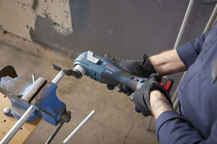 Bosch 18V Brushless StarlockPlus Oscillating Multi-Tool Kit with CORE18V 4 Ah Advanced Power Battery, large image number 6