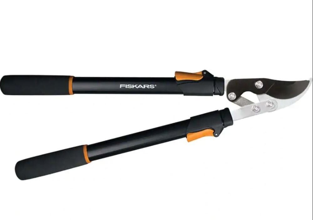Fiskars Power Level Extendable Bypass Lopper with Softgrip Handle – 394683-1002