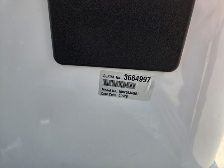 E-Z-GO Express S4 4-Seat Gas Golf Cart Bright White, large image number 15
