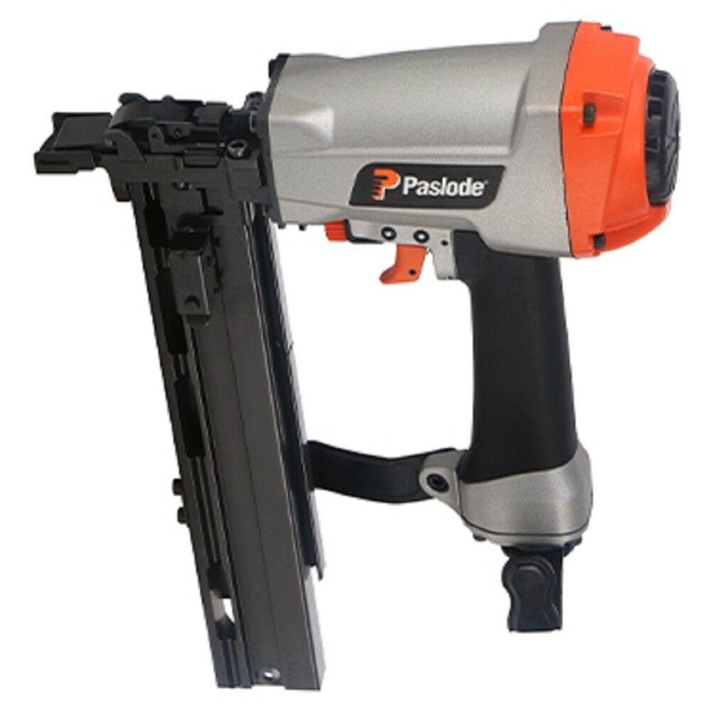 Pneumatic wide store crown staple gun