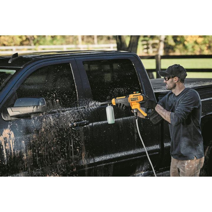 DEWALT 20V Max 550 PSI 1.0 GPM Battery Powered Cold Water Power Cleaner with 4 Spray Nozzles Bare Tool, large image number 7