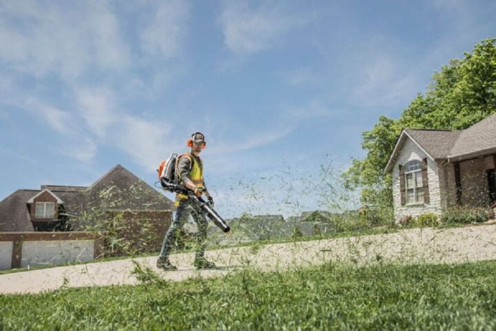 Stihl BR 800 X MAGNUM Gas Powered Backpack Blower, large image number 10