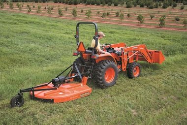 Kubota 33HP 4WD Utility Tractor with ROPS and 3-Point, large image number 3
