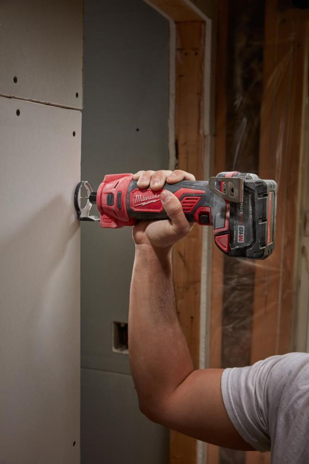 Milwaukee m18 drywall cutout tool outlet