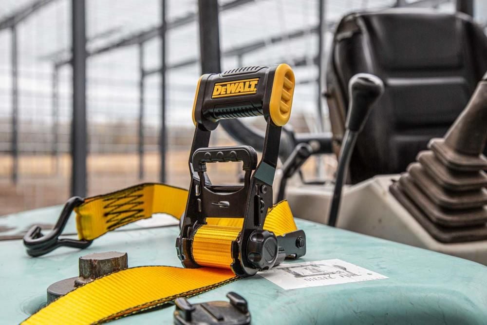 DEWALT Ratchet Tie Down Straps 1.5in x 16' 3300lb Break Strength 2pk, large image number 5