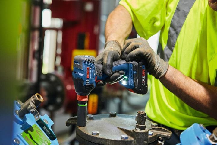 Bosch 18V Freak 1/4in & 1/2in Impact Driver Kit, large image number 13