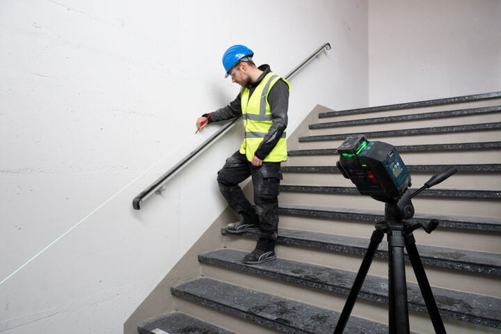 Bosch 3.7V 360-Degree Green-Beam Three-Plane Leveling and Alignment Laser, Reconditioned, large image number 4