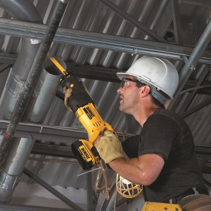DEWALT 20V Max Li-ion Reciprocating Saw with 2Ah Battery Bundle, large image number 3