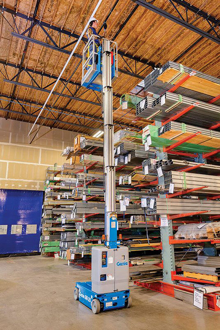 Genie Runabout Vertical Mast Lift 20' Platform Height 350# Lift Capacity Electric, large image number 4