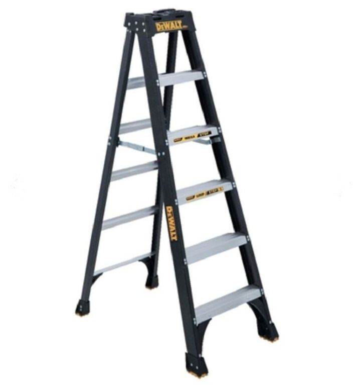 DEWALT Stepladder Type IA 300lb Rated FG 6'