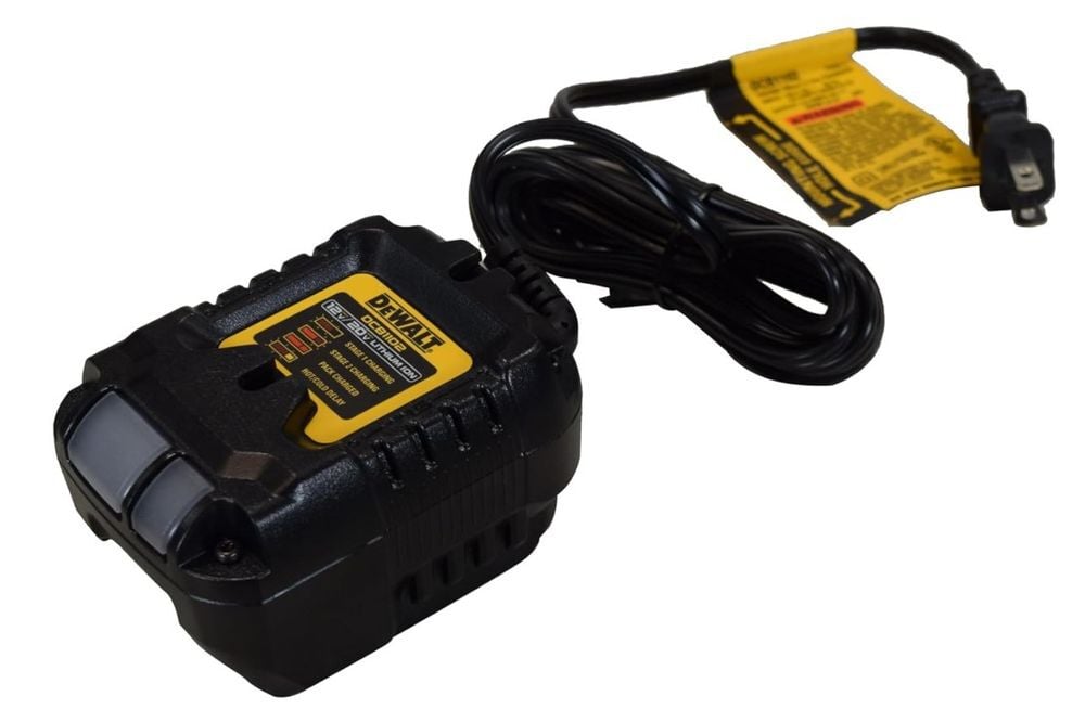 DEWALT 20V MAX 8 Inch Brushless Cordless Pruning Chainsaw Kit, large image number 7