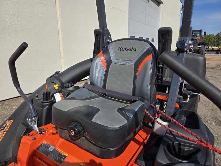 Kubota Z422KWNC 54 Inch 24HP Gas Zero-Turn Riding Lawn Mower, Used 2024, large image number 9
