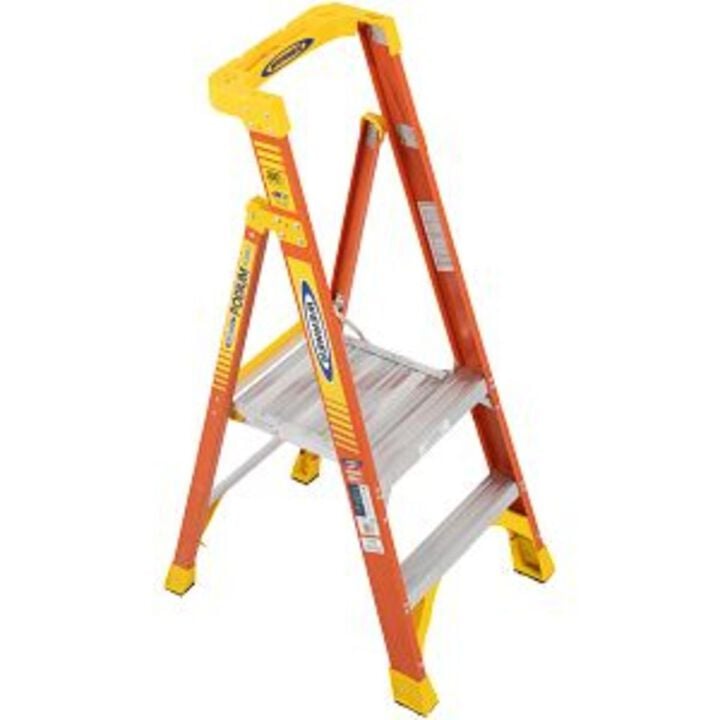 Werner Type IA 300 lb Fiberglass 2 ft Podium Ladder