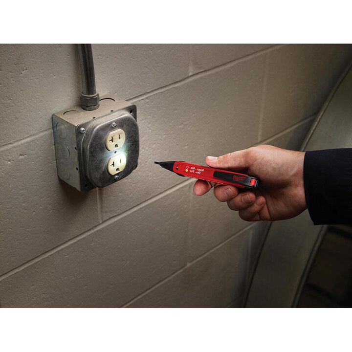 Milwaukee 10-1000V Dual Range Non-Contact Voltage Detector, large image number 4