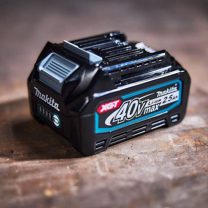 Makita 40V Max XGT 40V 2.5Ah Lithium Ion Power Tool Battery Pack with Fuel Indicator, large image number 2