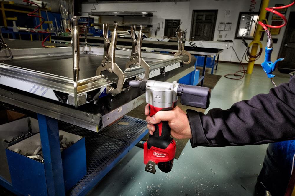 Milwaukee rivet gun bare outlet