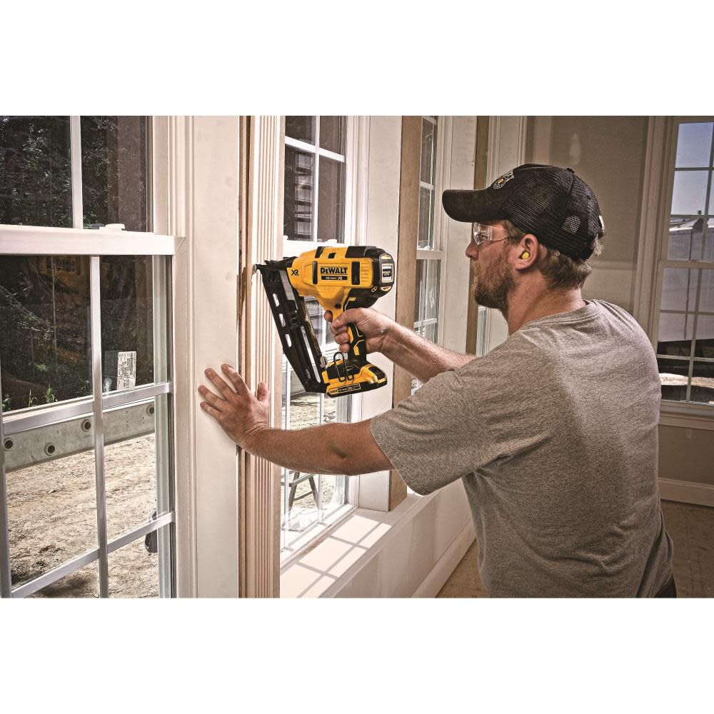 Dewalt 20 volt 15 gauge nailer new arrivals