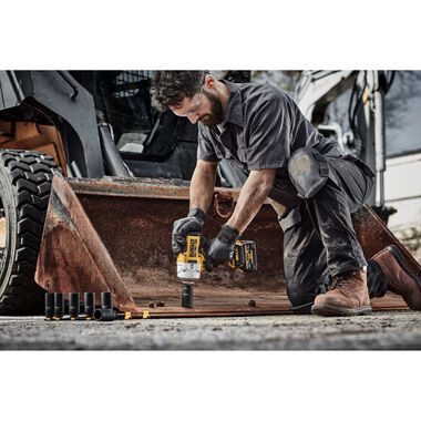 DEWALT 20V MAX XR 1/2 Inch Impact Wrench with Hog Ring (Bare Tool), large image number 9