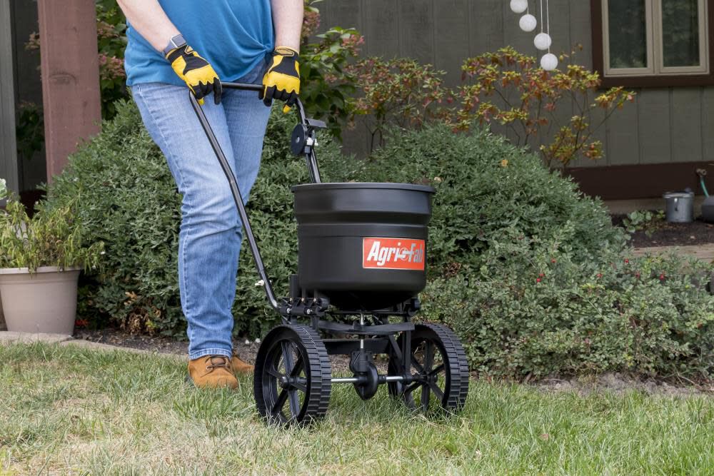 Agri-Fab 50-Lb Push Spreader, large image number 3