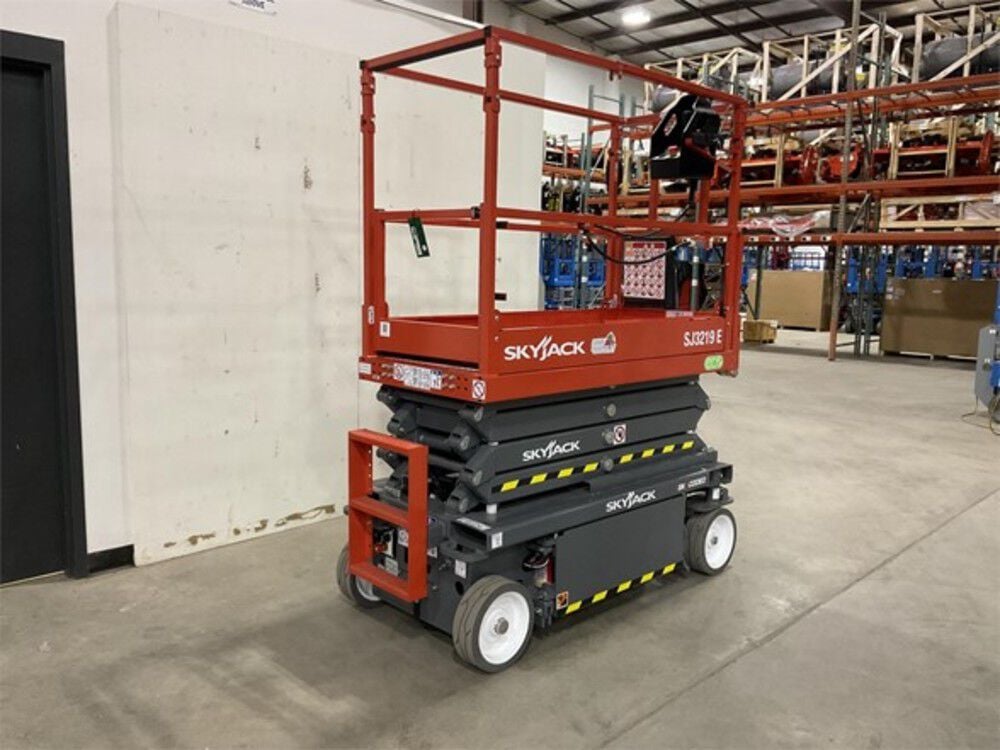 Skyjack 19' 500 lbs DC Electric Scissor Lift with E-Drive, large image number 11