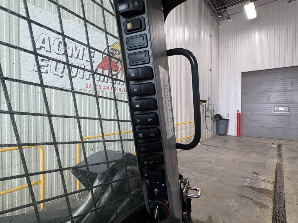 New Holland L334 90HP Wheeled Skid Steer Loader Used 2022, large image number 12