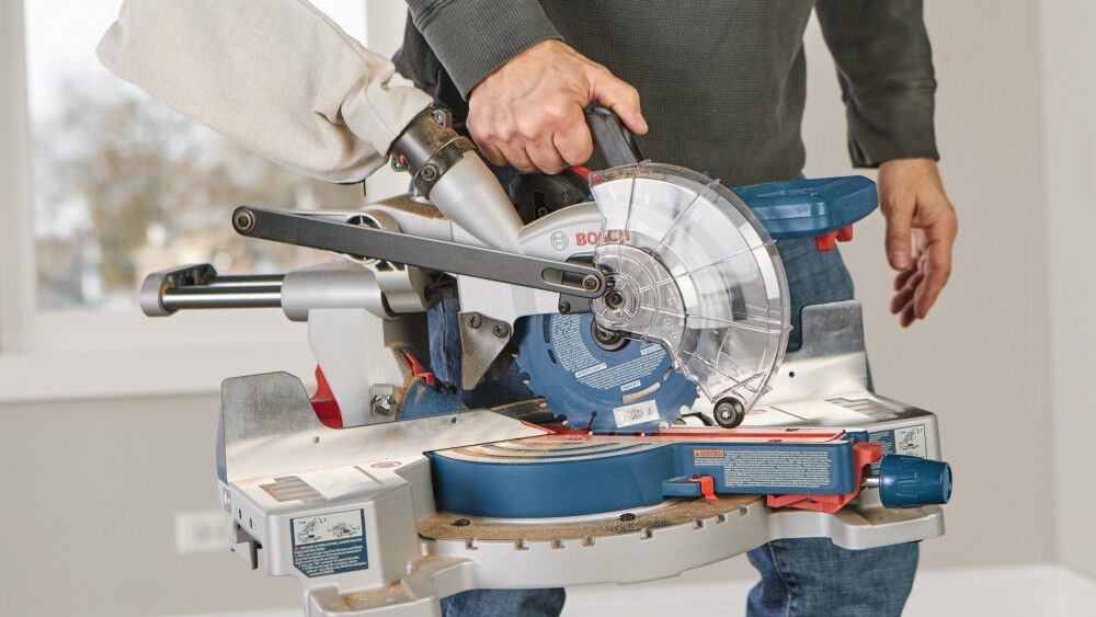 Bosch PROFACTOR 18V Surgeon Miter Saw Kit 7 1/4in Single Bevel Slide with CORE18V 8.0 Ah PROFACTOR Performance Battery, large image number 12