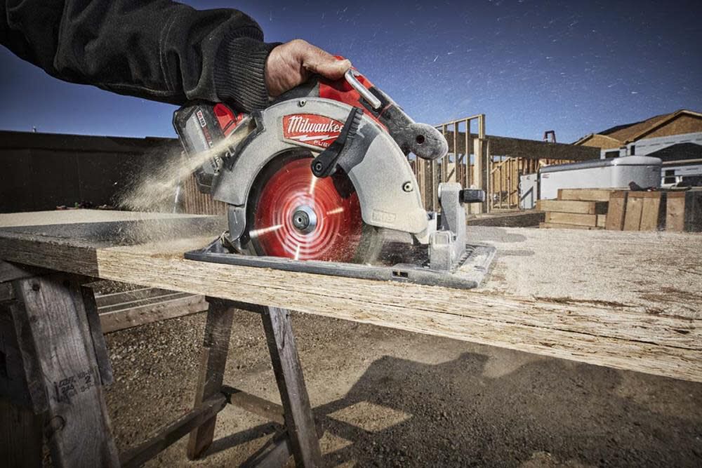 Milwaukee circular saw 2025 laser guide