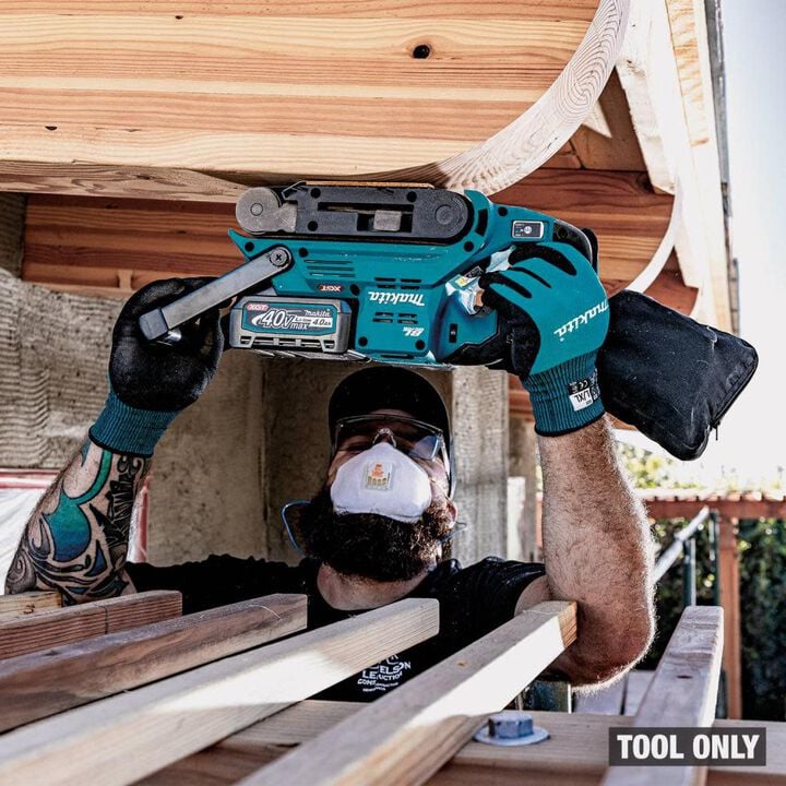 Makita 40V Max XGT Brushless Cordless 3 Inch x 21 Inch Belt Sander (Bare Tool) 2pc Clamper Set Guide Rule & 150 Grit Abrasive Belt (10 pack), large image number 7