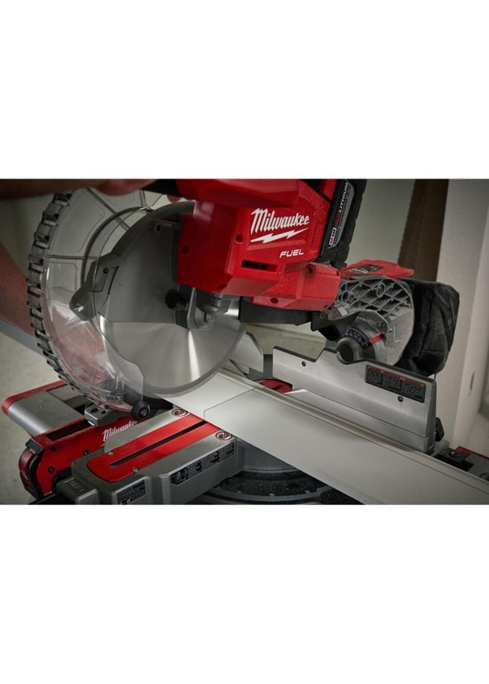 Milwaukee 10 sliding on sale compound miter saw