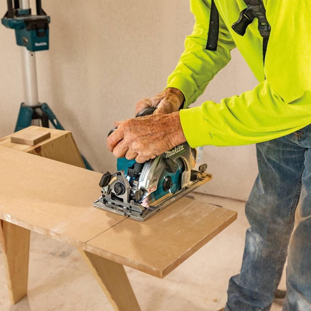 Makita 40V max XGT 6-1/2 in Circular Saw, AWS Capable Cordless (Bare Tool), large image number 8