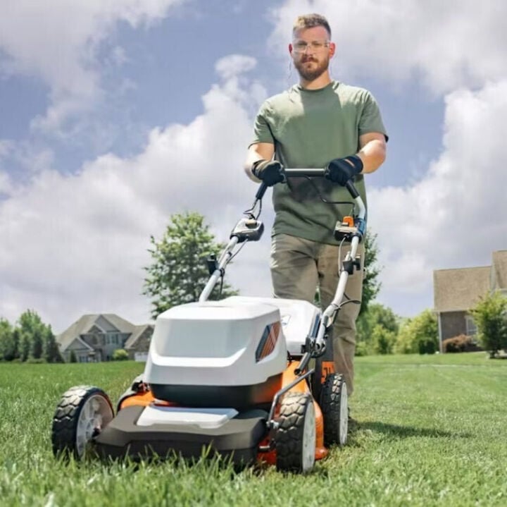 Stihl RMA 348 V Cordless Battery Lawn Mower Kit, large image number 3