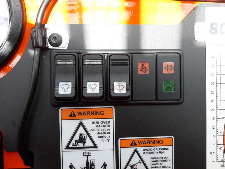 JLG SkyTrak 8042 Telehandler Max Lift Weight 8000 Lb. and Height 41' 11in, large image number 19