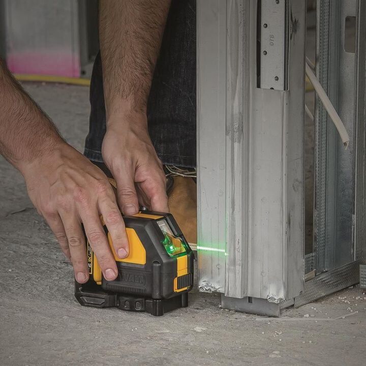 DEWALT 12 V Green Cross Line Laser, large image number 4