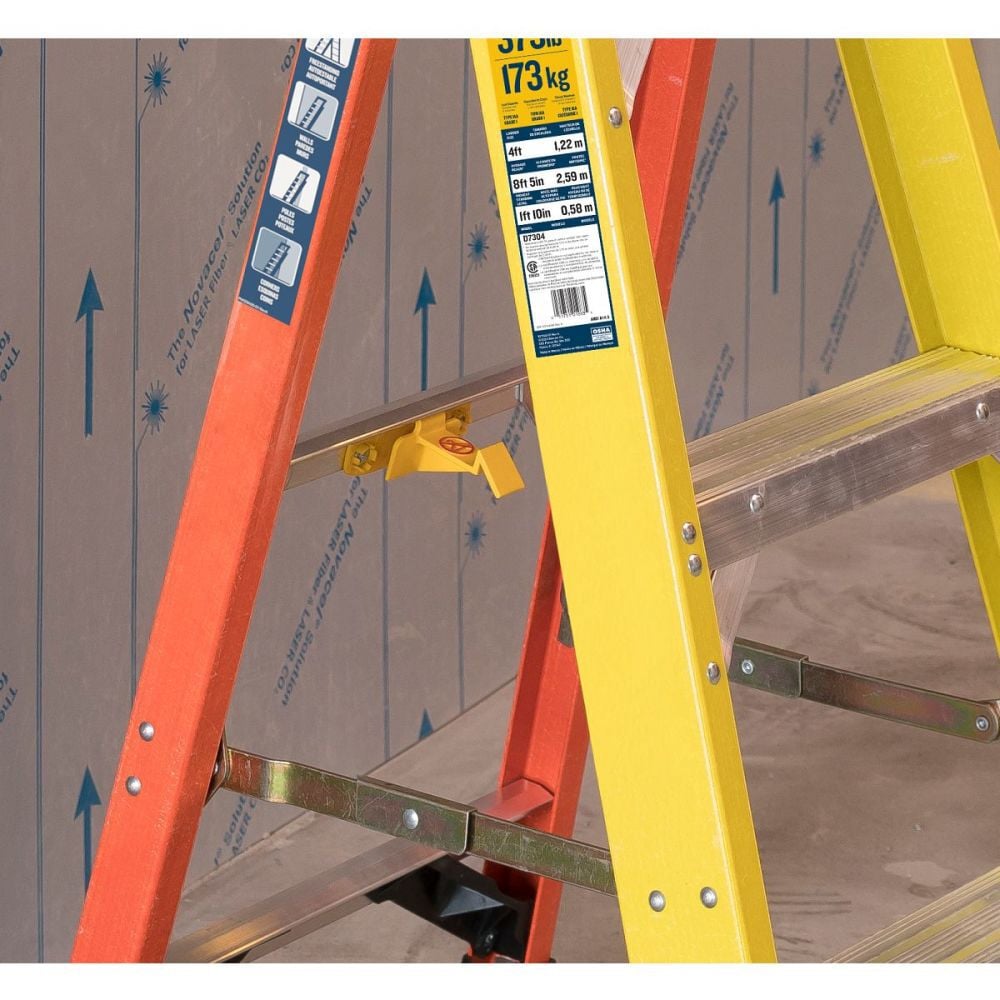 Werner 6ft Type IAA Fiberglass Leaning Step Ladder, large image number 2