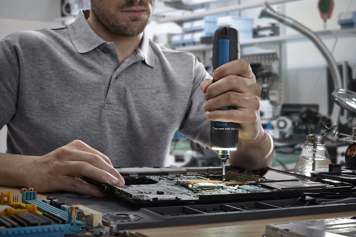 Bosch 4V Max Rechargeable Screwdriver, large image number 8