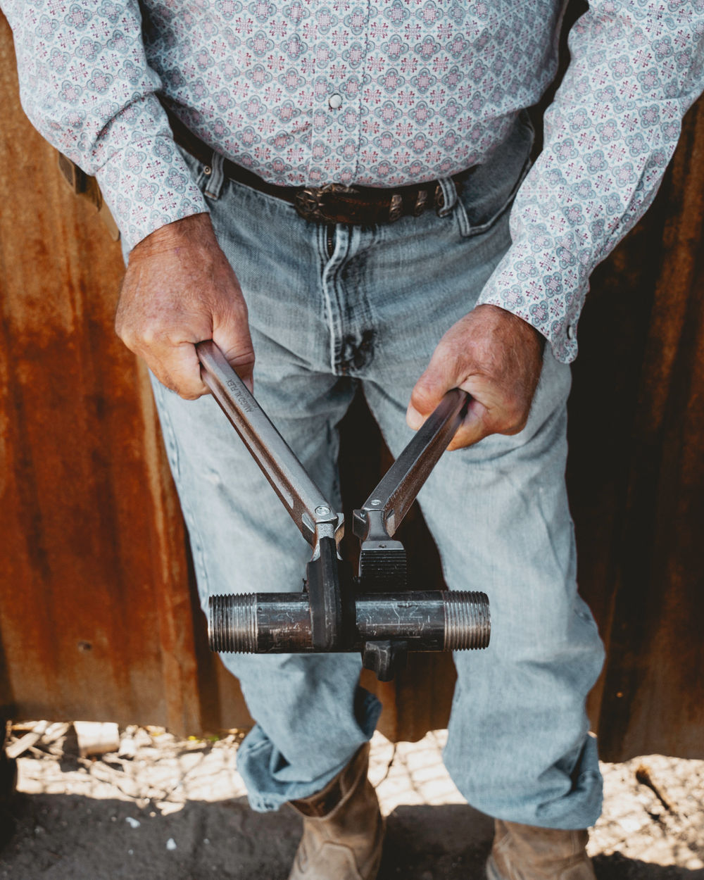 Pipe Vise 1/2 - 1 Inch Pipe Capacity Steel Handle Amigo XL Flex Pipe Wrench, large image number 3