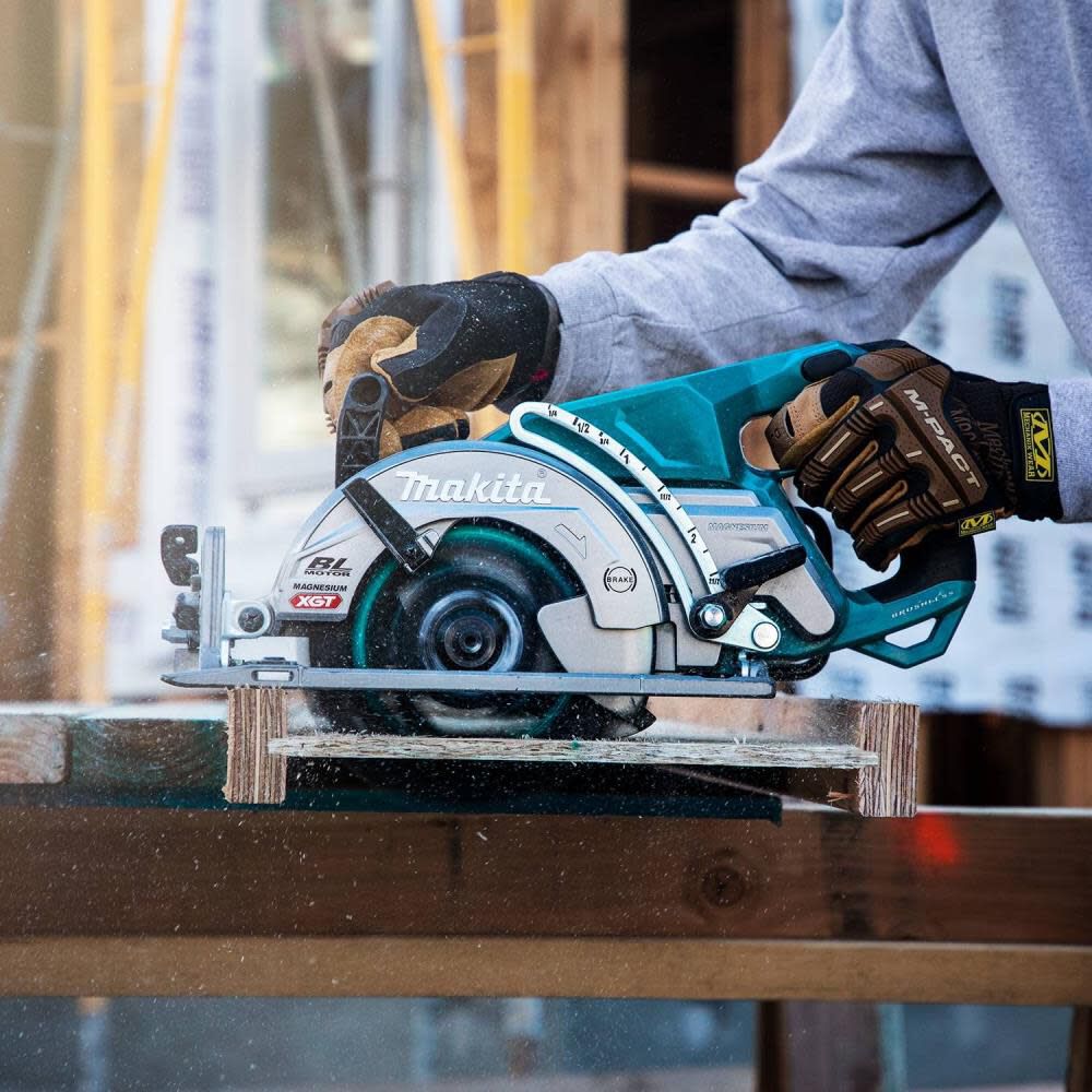 Makita GSR01Z 40V Max XGT Brushless Cordless Rear Handle 7-1/4 in. Circular Saw (Tool Only)