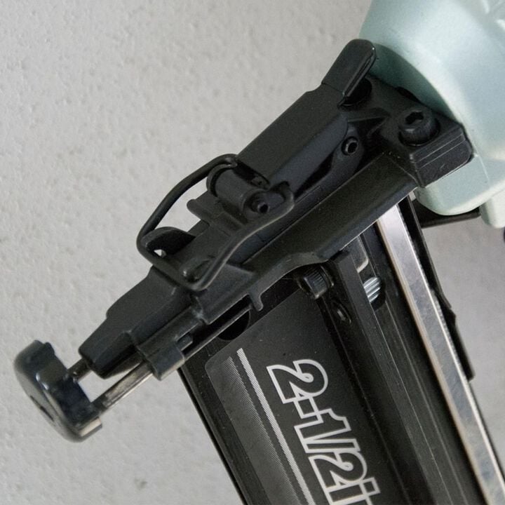 Metabo HPT 2-1/2 In. 16 Gauge Finish Nailer (with Air Duster), large image number 7