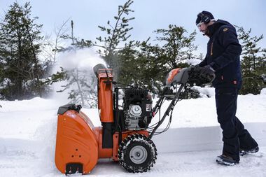 Husqvarna ST 330 Residential Snow Blower 30in 369cc, large image number 4