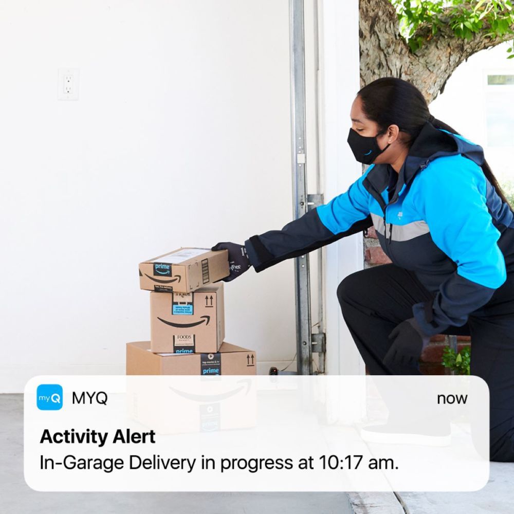 Chamberlain Garage Door Opener 1/2 HP WiFi Chain Drive with Battery