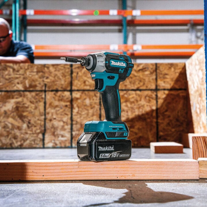 Makita Makita XDT21T 18V LXT Lithium-Ion Brushless Cordless Quick-Shift Mode 4-Speed Impact Driver Kit (5.0Ah), large image number 3