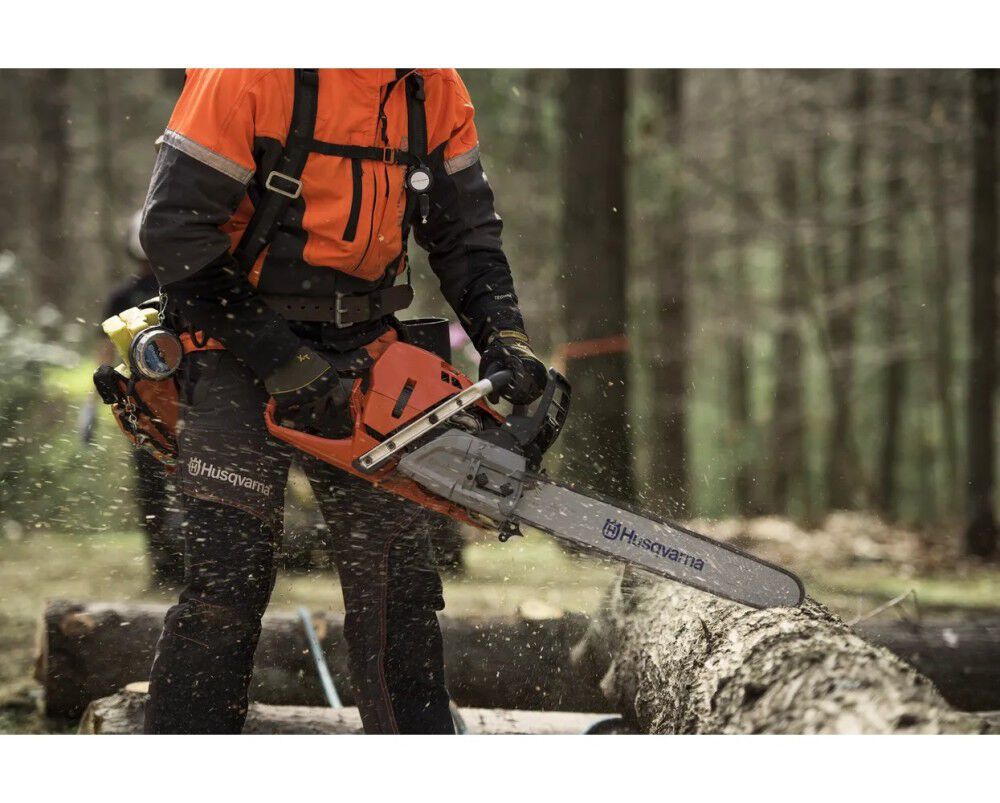 Husqvarna 572 XP 24 Inch and C83 Chain 5.8HP Gas-Powered Lightweight Chainsaw, large image number 14