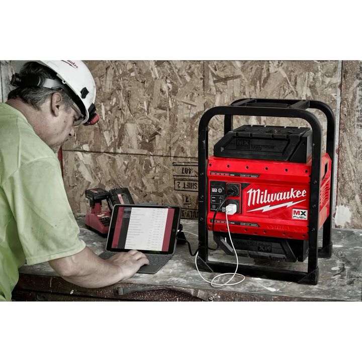 Milwaukee MX Fuel Carry-On 3,600 Watt 12.0Ah Lithium-Ion 1 Battery Portable Power Supply Kit, large image number 7