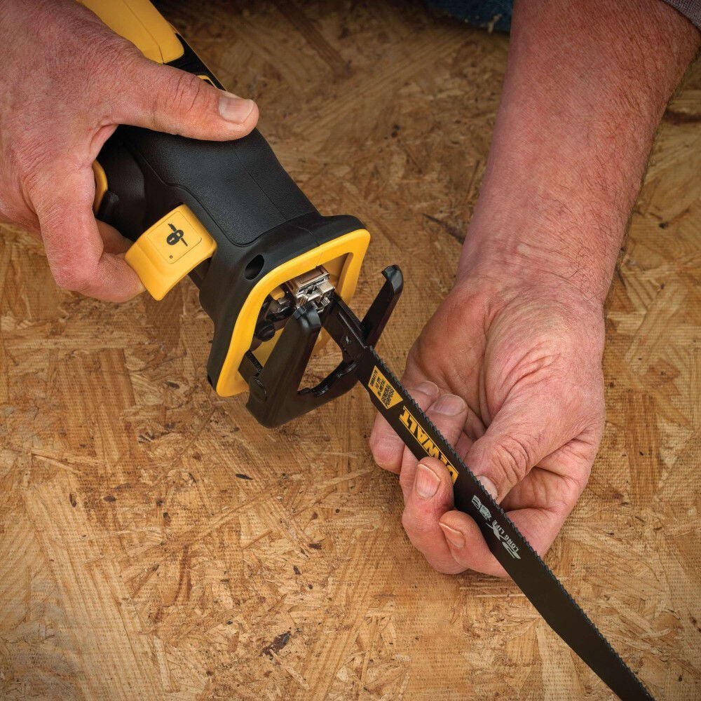 DEWALT 20V MAX XR Reciprocating Saw with 4Ah Battery, large image number 20