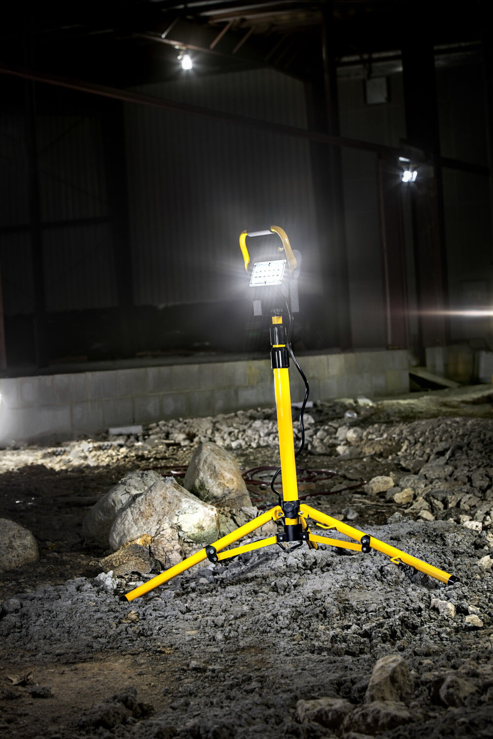 Tripod flood lamp best sale